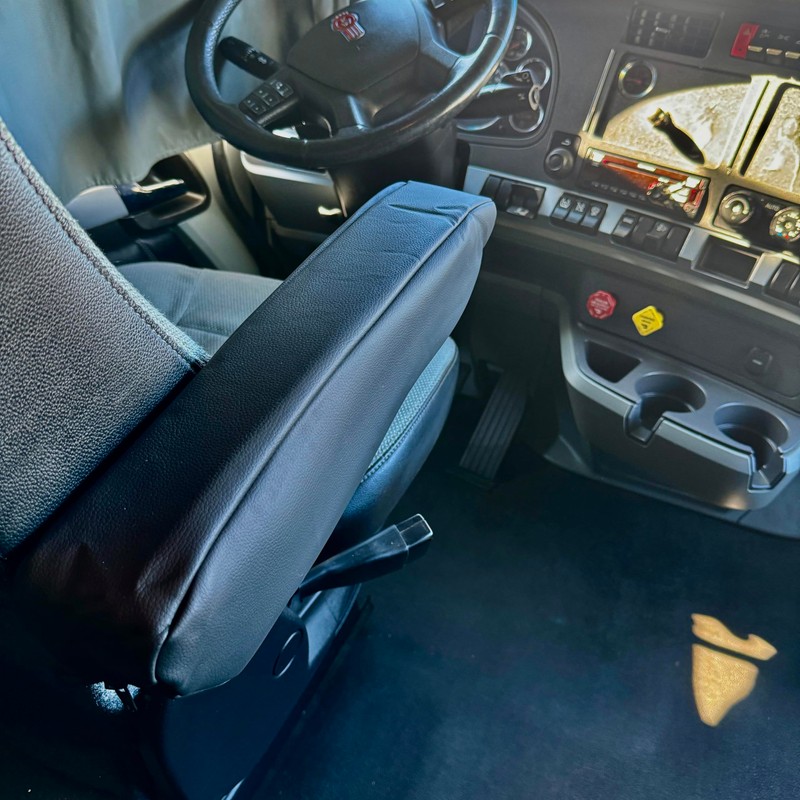 V-TRUCK CORP Armrest Cover Set for Kenworth T680, T880, W990