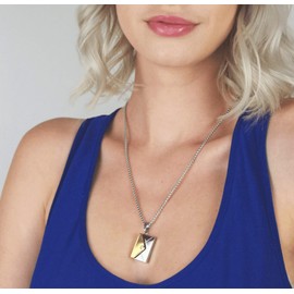 Collar con letra de amor para mujeres y hombres, medallón grabado de acero inoxidable con mensaje secreto "I Love You", regalo para parejas y familiares, Acero inoxidable, circonita