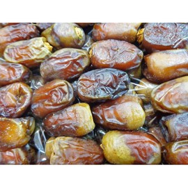 100% Natural Egyptian Semi Dry Unpressed Medium Sized Dates With Pits With Very Sweet Taste Halal Packed And Protected In Cartoon Box Tamar Tamr Tamaar Ramadan Halal تمر حلال ( 1 Pack / 700 gm ) Premium
