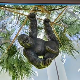 The Enchanted Garden Hanging Gorilla Resin Large Garden Statue Outdoor Ornament Black