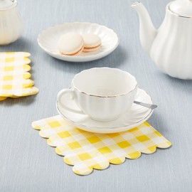Paquete de 100 servilletas de papel a cuadros amarillos para suministros de fiesta de cumpleaños (6.5 x 6.5 pulgadas)