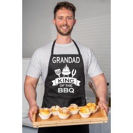 Print4U Grandad Is King Of BBQ Funny Apron Novelty Baking BBQ with 2 Pockets Black