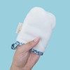 Feel Natural Make-Up Remover Glove