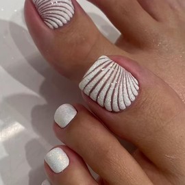 AkiliBIELY White Sea Shells Press on Toenails for Women Milky Glitter Toe Nail Press ons Classy Fantasy Bling Toe Press on Nails Acrylic Full Cover Sparkly Toe Nails Press on for Wedding Birthday