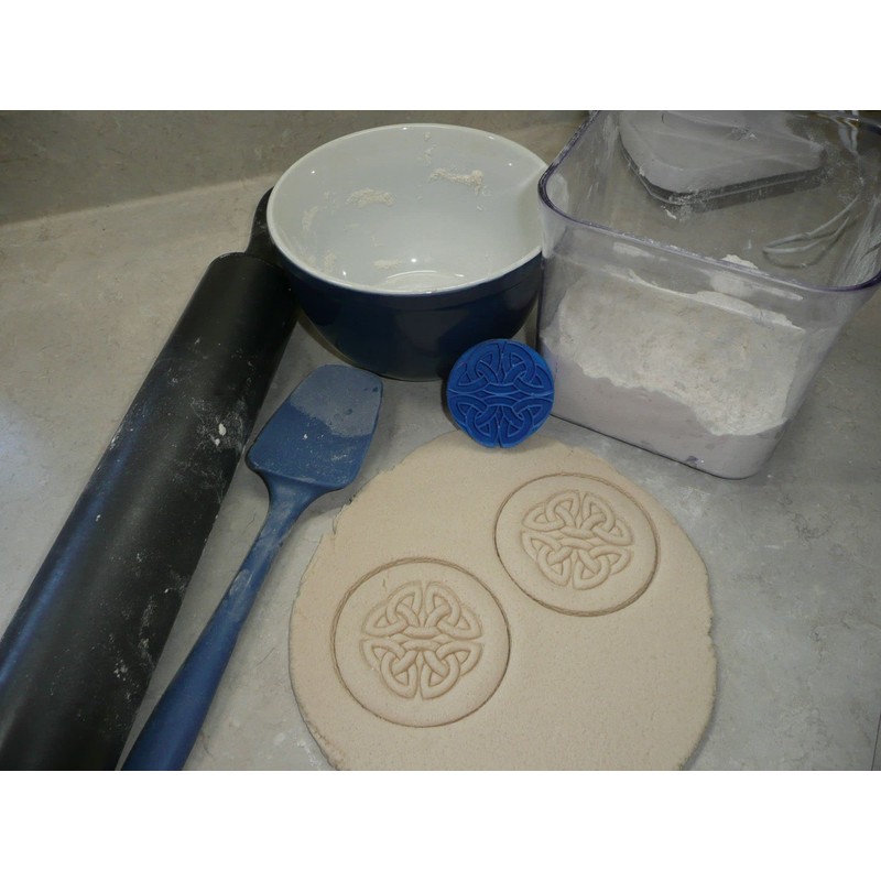 LINE OF LIFE CELTIC KNOT COOKIE STAMP EMBOSSER MADE IN