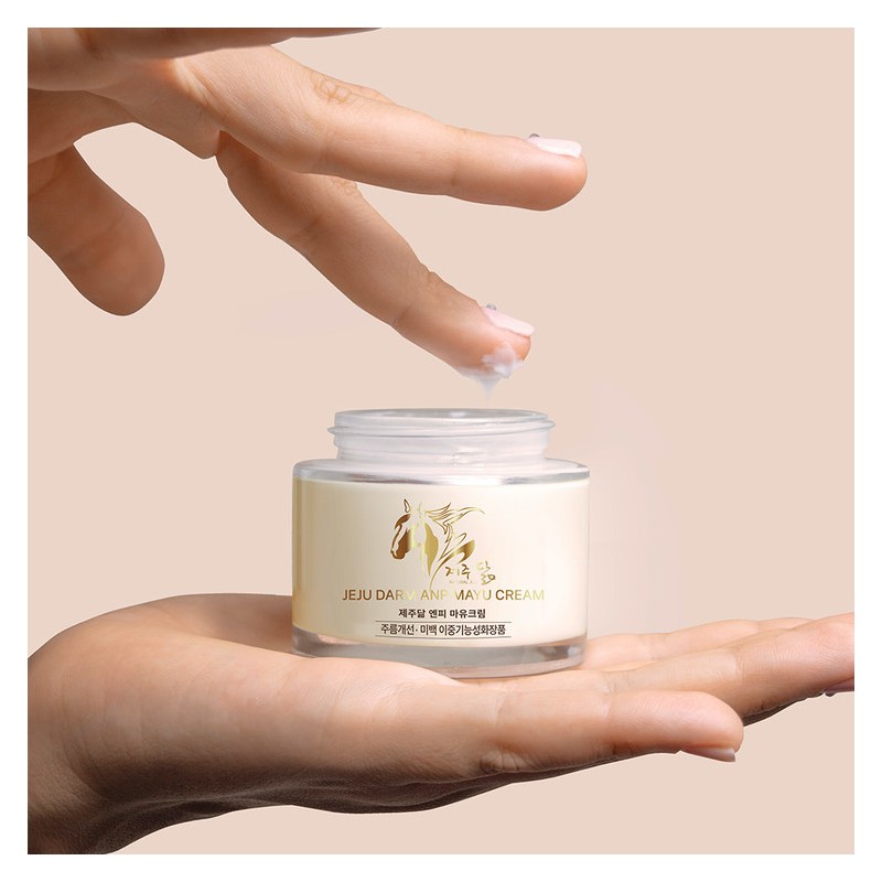 Looks like Jeju Jeju Dalam NP Jeju Horse Oil Cream