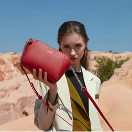 David Jones - Women's Small Crossbody Bag - Chain Shoulder Strap Rigid Faux Leather Messenger Bag - Elegant Saddle Bag - Fashion Clutch Handbag Evening Party - Zipper Purse Work Travel - Red