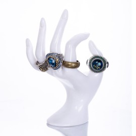 Maxsirui Soporte de anillo de forma manual para exhibición de joyas, organizador de pulseras, anillos, soporte estético para decoración de habitación Y2k (blanco)