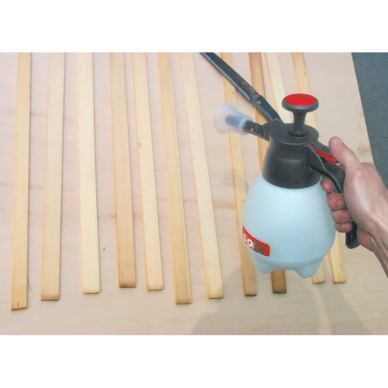 Solo 418 One-Hand Pressure Sprayer with Ergonomic Grip for Gardening,