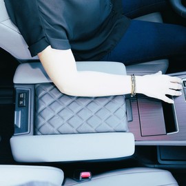 EMZ Leather Center Console Armrest Cushion Pad Accessories for Toyota Sienna 2021 2022 2023 2024 2025 (Black)