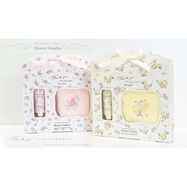 Cozy Company 172550 Strawberry BE Hand Cream & Handkerchief Set, W 9.8 x D 9.8 inches (250 x 250 mm)