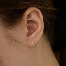 A pair of 14k glow cubic earrings / 14k 글림 큐빅 귀걸이 한 쌍