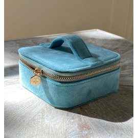 Hives and Honey Vida Aqua Jewelry Travel Case