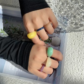 GYRMMUE Multicolor Resin Chunky Rings for Women,Acrylic Plastic Rin Knuckle Finger Cute Trendy Aesthetic Y2k Statement Ring Vintage Simple Geometric Rings Jewelry (Color2)