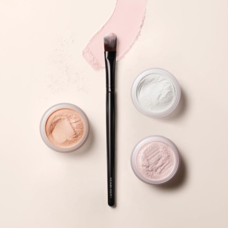 Laura Mercier Eye Setting Powder Soft Pink + Brush /