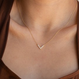 LLWOM Dainty Gold Necklace for Women, 14K Gold Plated V-Shaped Delicate Letter Necklace Chevron Pendant Necklace