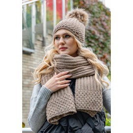 Vivisence Elegant Women's Winter Hat with Soft Fleece Lining and Pompom for Ultimate Warmth Made from Soft and Warm Fabric Stylish Perfect for Cold Winter and Autumn Weather, Beige,UNI