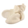 Hudson Baby Unisex-Child Cozy Fleece Booties Slipper Sock, Cream, 6-12