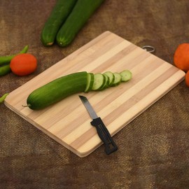 Chopping Board Wooden Cutting Board (20 X 30CM) Non-Slip Cutting Board Thick Chopping Panel Multipurpose Wooden Serving Board Anti-Slip Surface Dishwasher Safe with Handle Commercial & Home Kitchen