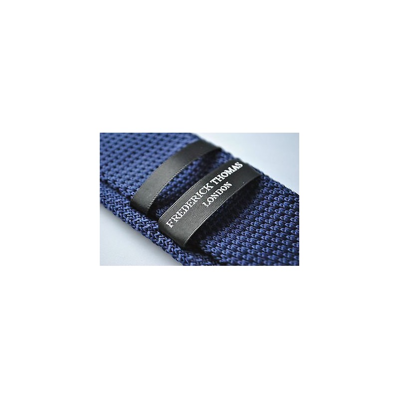 Frederick Thomas plain navy blue knitted tie