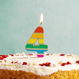 Talking Tables Numero Quattro 4 Candela Compleanno Arcobaleno per Torte, Topper Decorazione, Qualità Premium, Candele Numerali, 5,5 cm, Confezione Riciclata