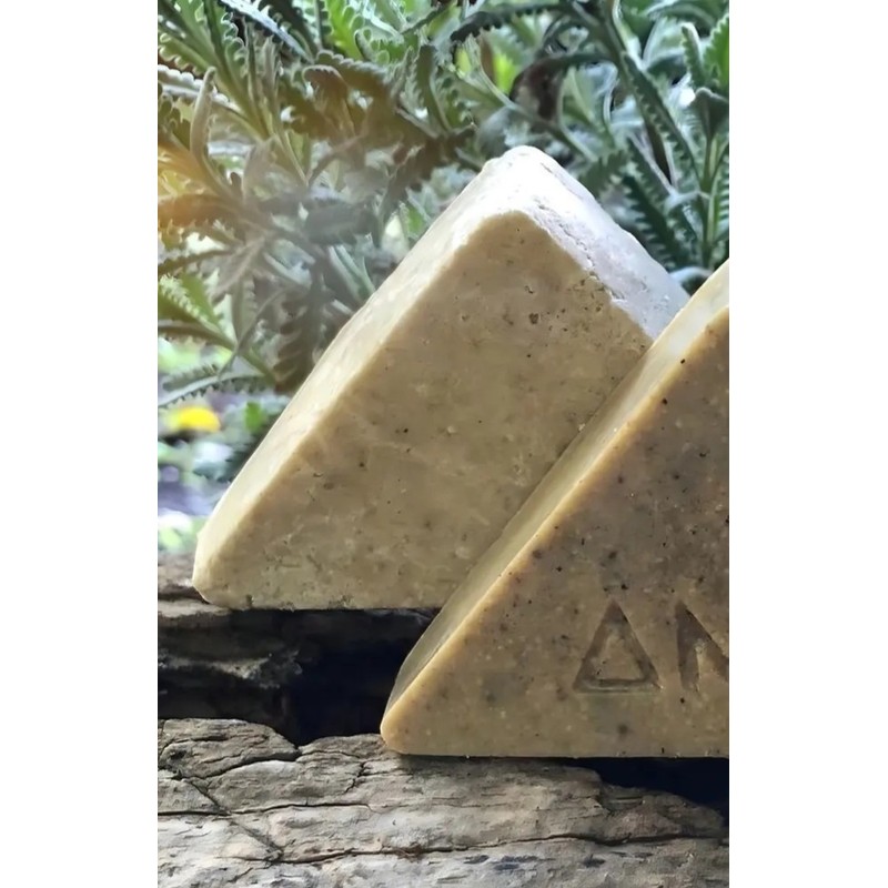 AMAI Jabón Corporal Exfoliante de Romero y Menta 85 g