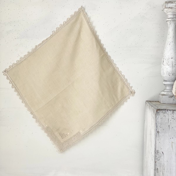 NA SET 21 X 21 ( selling individually) Lace Linen
