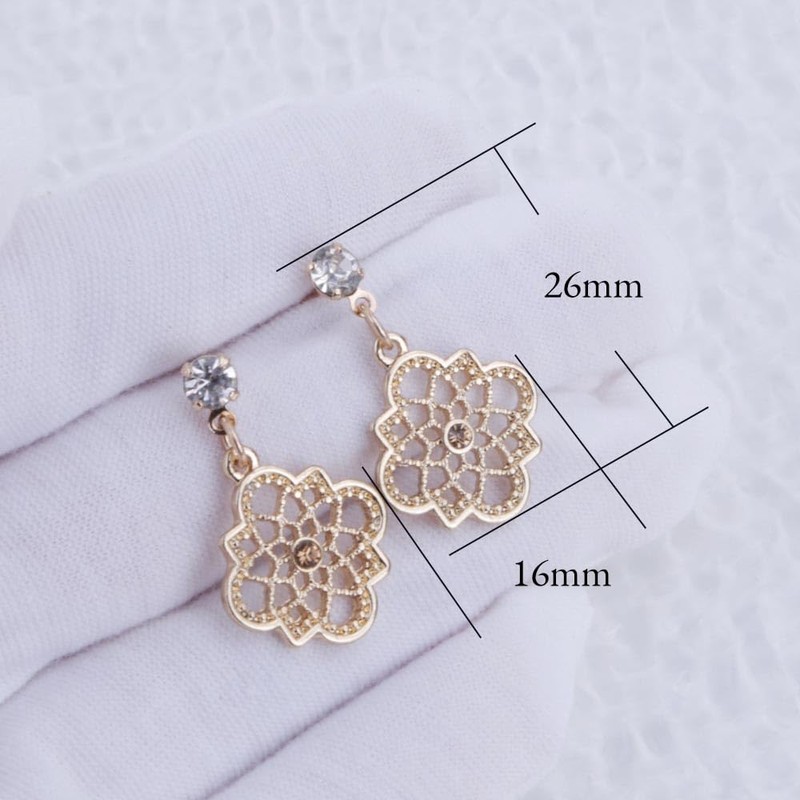 Filigree Clover Design Gold Pierced Earrings Cute Lightweight, Metal