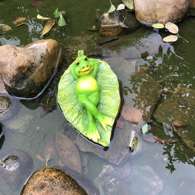 Ruerlity Floating Frog on Leaf for Garden Pond Decor Swimming