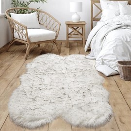 Goolela Sheepskin Rug 4x6 Faux Fur Rug White and Grey Tips Rug Fluffy Carpet Shag Rug for Living Room Bedroom Washable Fuzzy Rug Teen Room Decor Home Decor Large Rug, Sheepskin