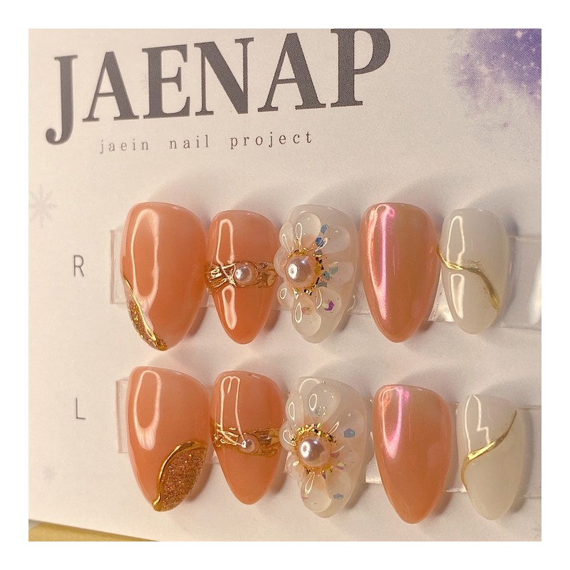 [Janef] Fluorescent lights on the backs of your hands for