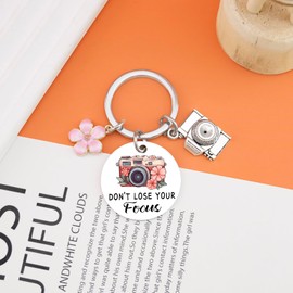 UIWIHHP Cool Photographer Gifts for Women Men Cute Camera Keychain Gift for Photographers Camera Lovers Unique Birthday Christmas Gifts for Her Him Don't Lose Your Focus Keyring