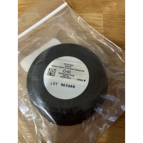 Clé de Peau Beauté Cle’ De Peau Cream To Powder