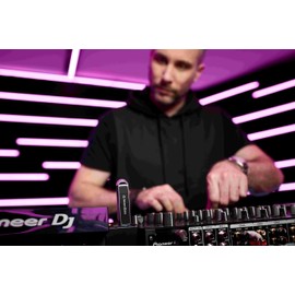 SanDisk 512GB DJ Flash Drive - Up to 1,000 MB/s Read Speed and 900 MB/s Write Speed, High-Performance, Dual Connector USB Type-C and USB Type-A Flash Drive - SDDDE1-512G-GR46