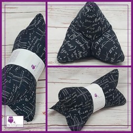 Leseknochen Nackenkissen (Quantenphysik) bequem und waschbar! Handgestopft und gen√§ht in Deutschland - Nutzbar als Nackenrolle Kissen Nackenrolle