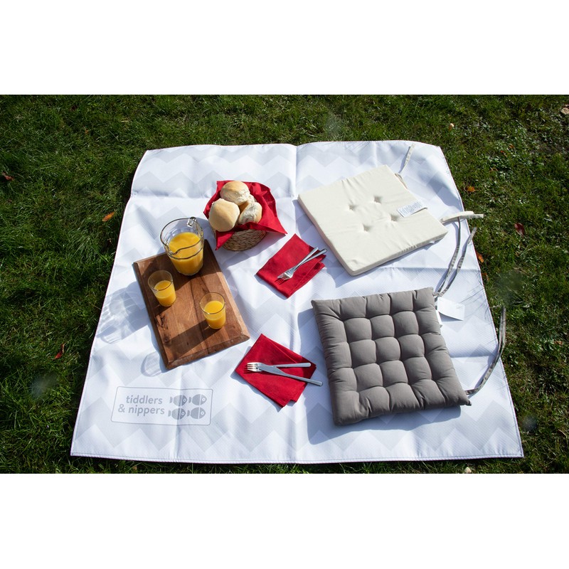 Tiddlers & Nippers Large 130cm x 130cm Reusable Splash Splat