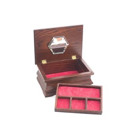 American Chest Corp. JLL Little Lady Jewelry Bo with Lift-Out Tray, Solid Oak with Red Cherry Finish. Featuring Star Mirror in The Lid, Multicolor