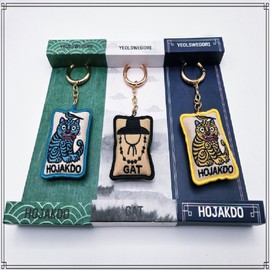 National Museum of Korea Goods Korean Traditional Embroidery Key Ring Traditional Key Chain Foreigner Gift Korean Souvenir I agree to third party delivery / 국립중앙박물관 굿즈 한국 전통 자수 키링 전통 열쇠고리 외국인 선물 한국 기념품 배송을 위한 제3자 제공에 동의합니다