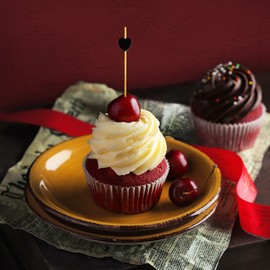 BambooMN 3.9" (10cm) Decorative Black Heart Bamboo Cocktail Fruit Sandwich Picks Skewers for Catered Events, Holiday's, Restaurants or Buffets Party Supplies, 200 Pieces