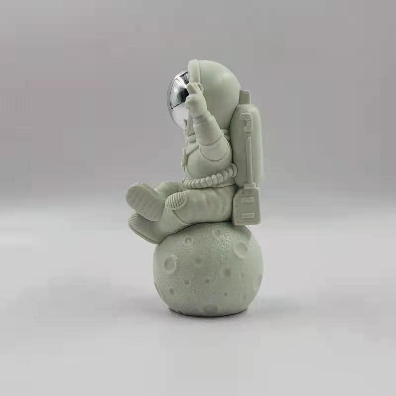 Figurine Statue Astronaut Sculpture Spaceman Décor,White Shelf Decoration,Tabletop Decoration,Cute Mini