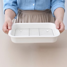 Wagensteiger Ceramic Roasting Pan, Baking Dish with Stainless Steel Rack, Non Stick Chicken Roaster Pan, Microwave or Conventional Oven Cooking, Food Prep Tools, White Color (1.94 Quarts)