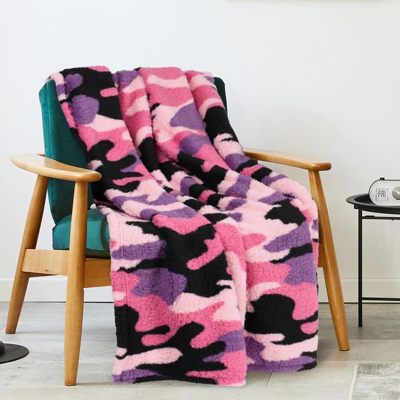 Camo Fleece Throw Blanket for Sofas, Lightweight Soft Warm Winter