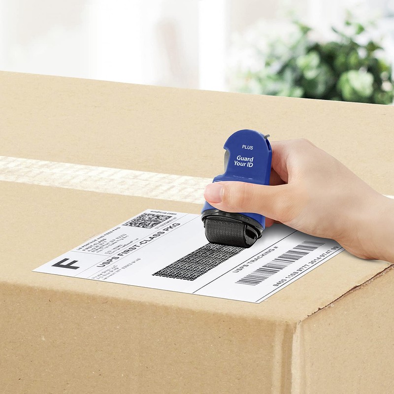 Guard Your ID 3-in-1 Wide Advanced Roller with Retractable Box