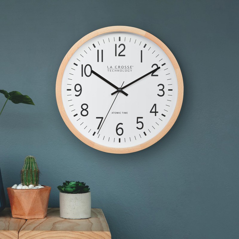 La Crosse Technology 404-53707-INT 12.8-Inch Beech Wood Atomic Analog Wall