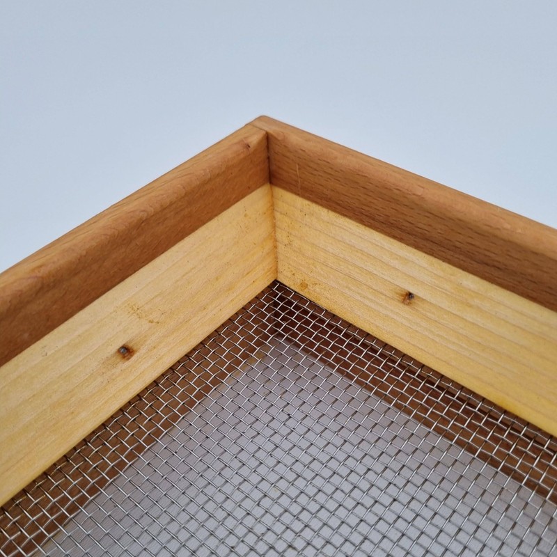 Beetle Sieve with Drawer
