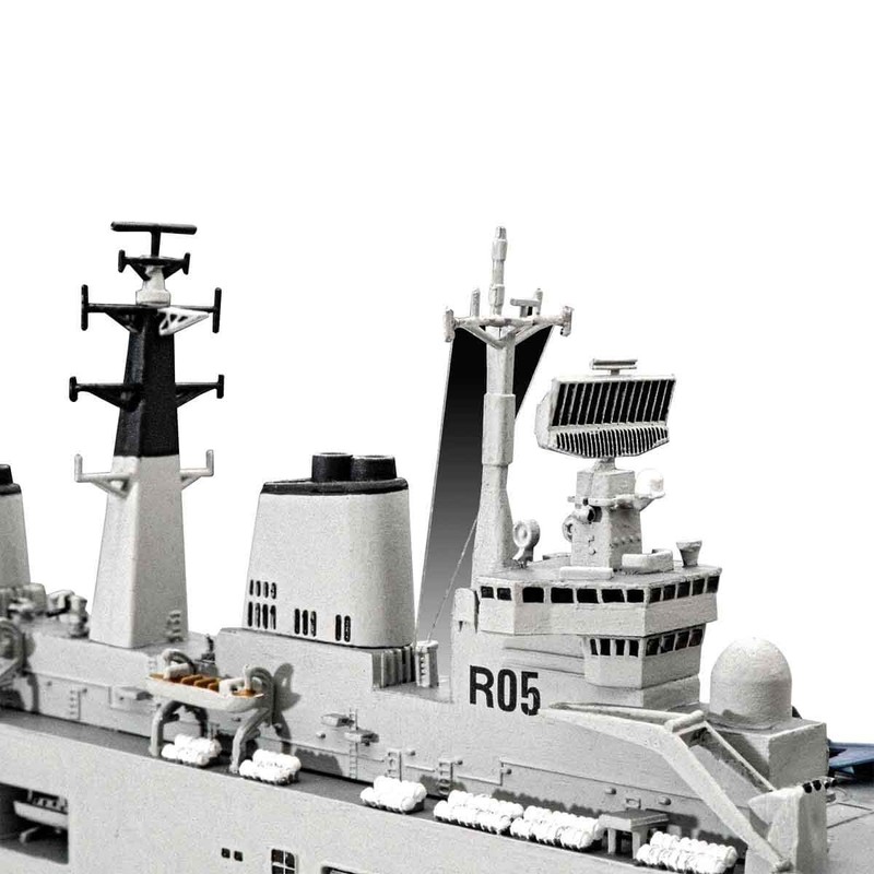 HMS Invincible (Falkland War) 1:700 Level 4 Revell Model Kit