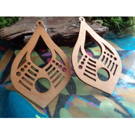 Light giant drops – very large cut wooden discs. Lightweight tribal ethnic earrings, silver and light brown, beige