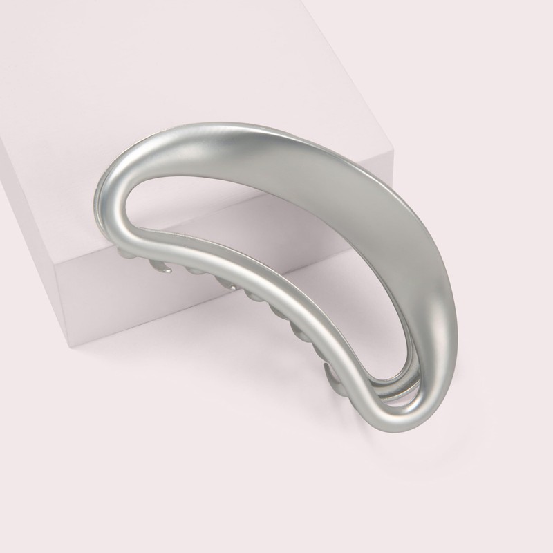 Sculpted Silver Claw Clip