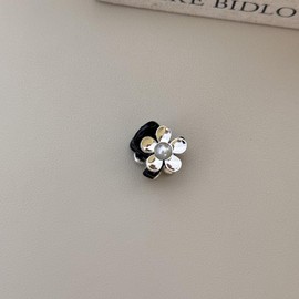 EZ PEACH Hair Claw Small Hair Clip, Mini 2 Pieces Cherry Bangs Clips, Hair Ornament, Cute, Adult, Sparkle, Hair Clip, Women's, Cute, Hair Clip, (Red)