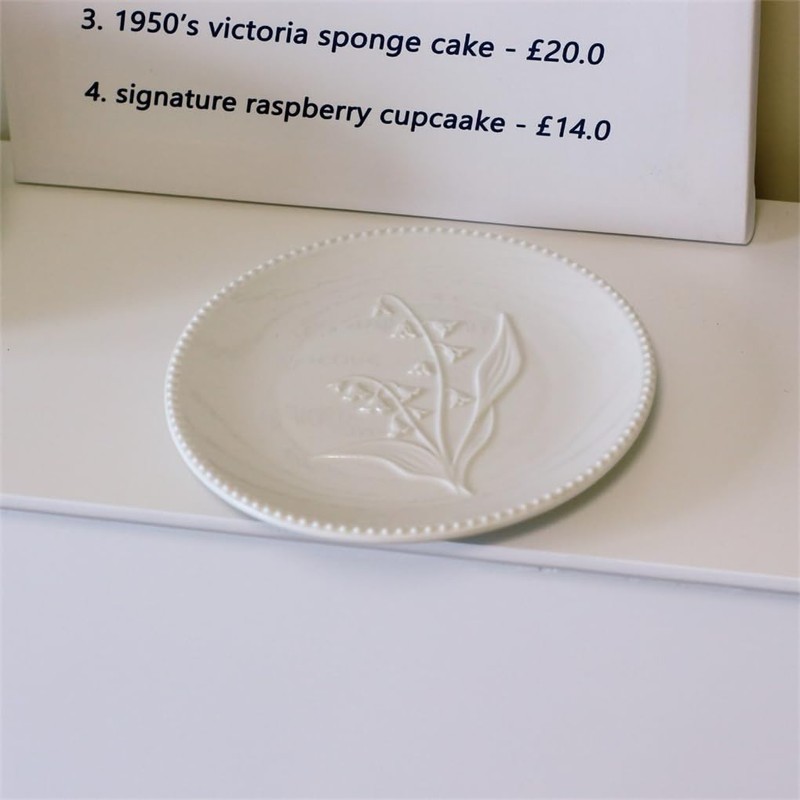 WAIT FLY Lily of the Valley Embossed Flower Ceramic Dinner